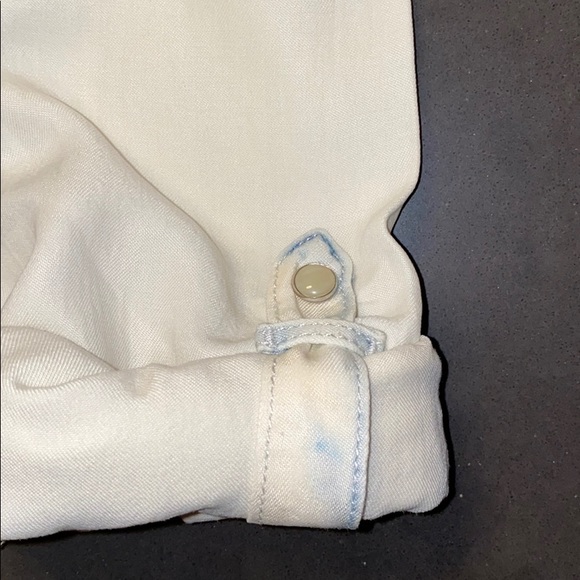 New BLANKNYC girls light wash chambray. - Picture 10 of 12